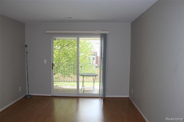 4428 Berkshire Dr, Sterling Heights, MI 48314