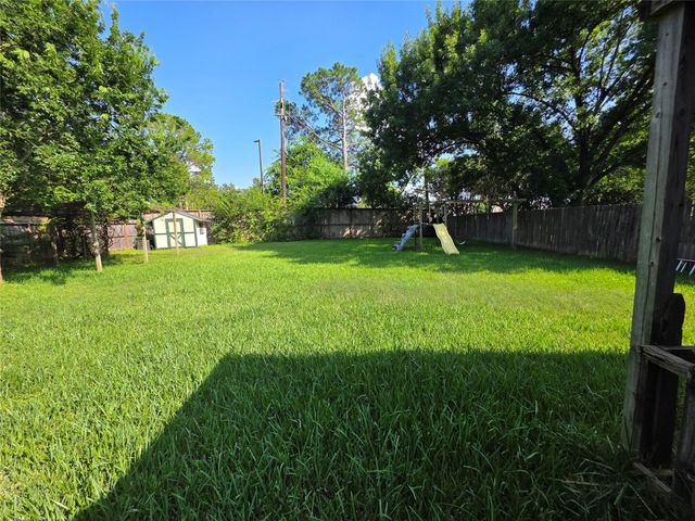 15355 Meadow Village Drive, Houston, TX 77095