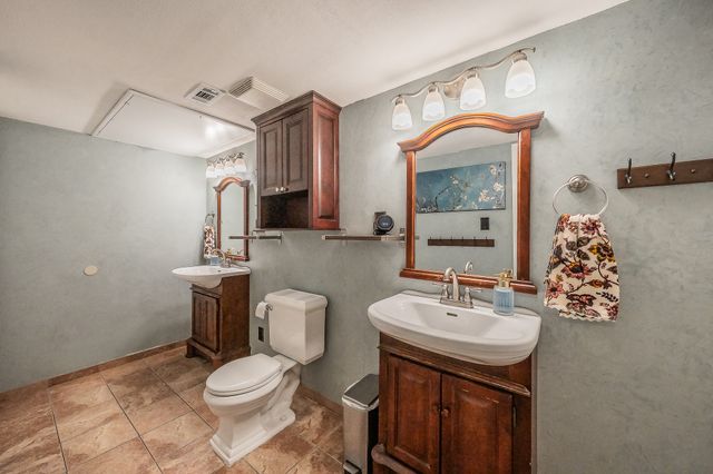 655 Ridgeline Drive, Hurst, TX 76053