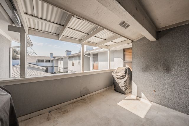 655 Ridgeline Drive, Hurst, TX 76053