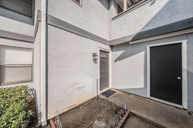 655 Ridgeline Drive, Hurst, TX 76053