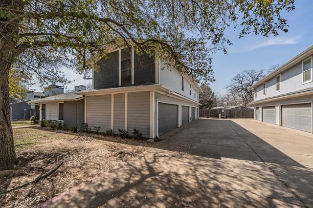 655 Ridgeline Drive, Hurst, TX 76053