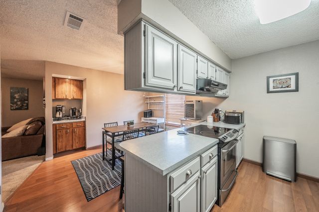 655 Ridgeline Drive, Hurst, TX 76053