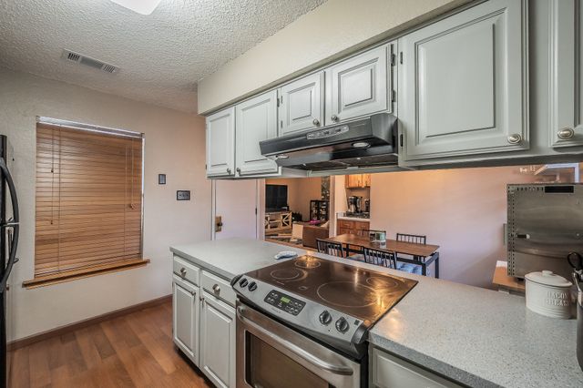 655 Ridgeline Drive, Hurst, TX 76053