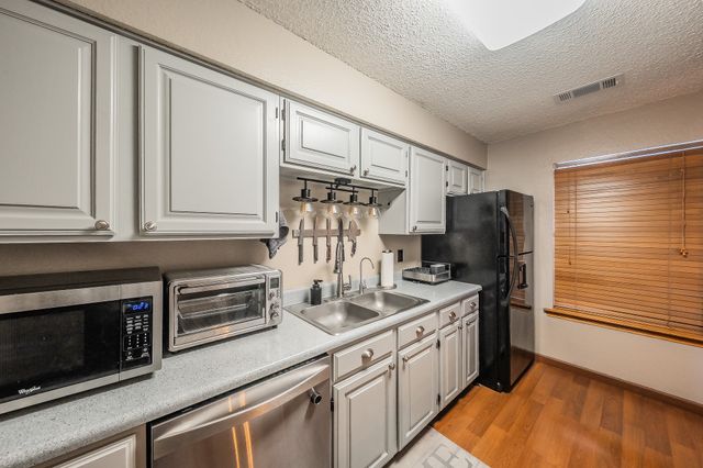 655 Ridgeline Drive, Hurst, TX 76053