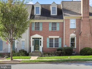 2537 WATERSIDE DR, Frederick, MD 21701