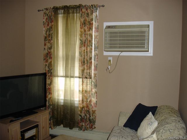 156 Voss Avenue, Yonkers, NY 10703