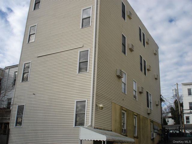 156 Voss Avenue, Yonkers, NY 10703