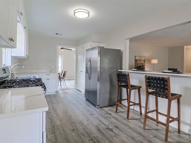 9110 Vickijohn Drive, Houston, TX 77031