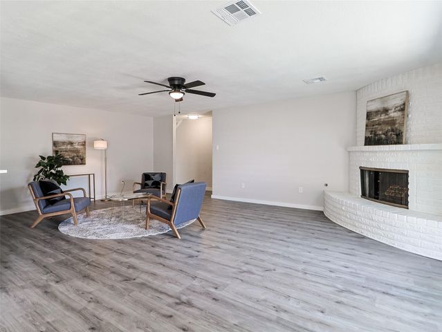 9110 Vickijohn Drive, Houston, TX 77031