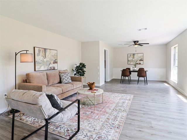 9110 Vickijohn Drive, Houston, TX 77031