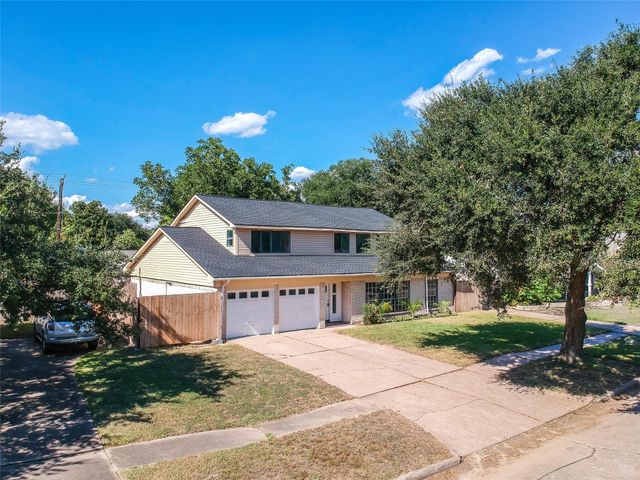 9110 Vickijohn Drive, Houston, TX 77031