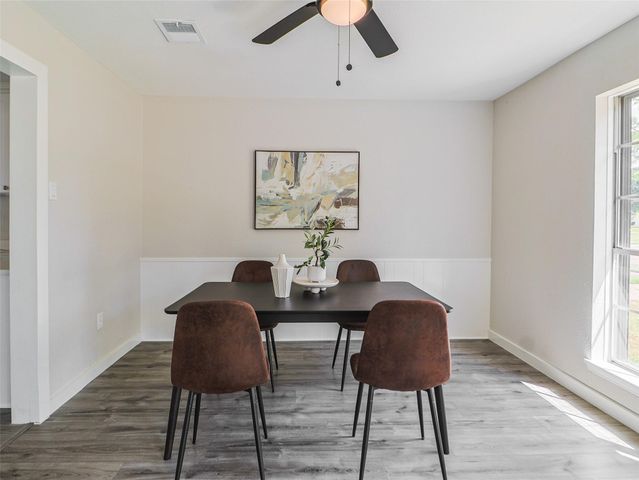 9110 Vickijohn Drive, Houston, TX 77031