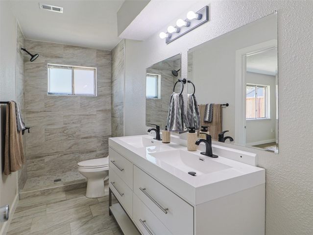 9110 Vickijohn Drive, Houston, TX 77031