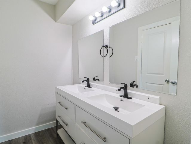 9110 Vickijohn Drive, Houston, TX 77031