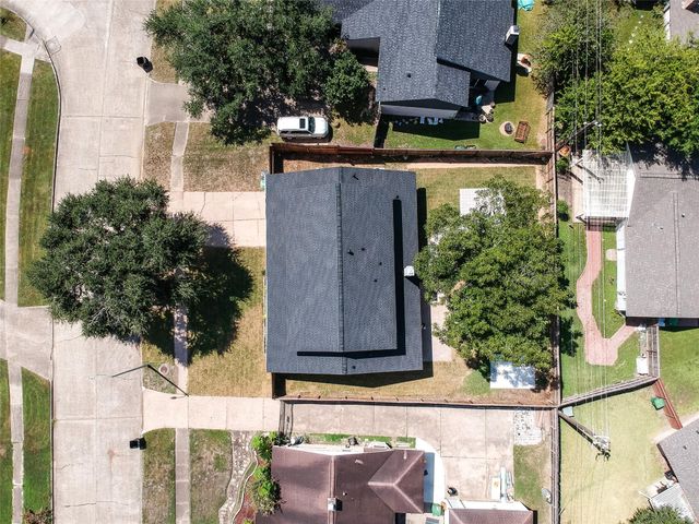 9110 Vickijohn Drive, Houston, TX 77031