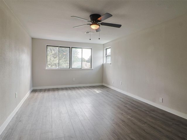 9110 Vickijohn Drive, Houston, TX 77031