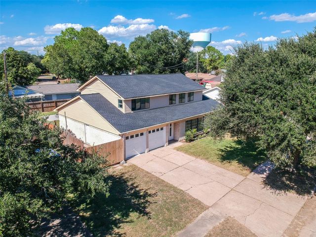9110 Vickijohn Drive, Houston, TX 77031