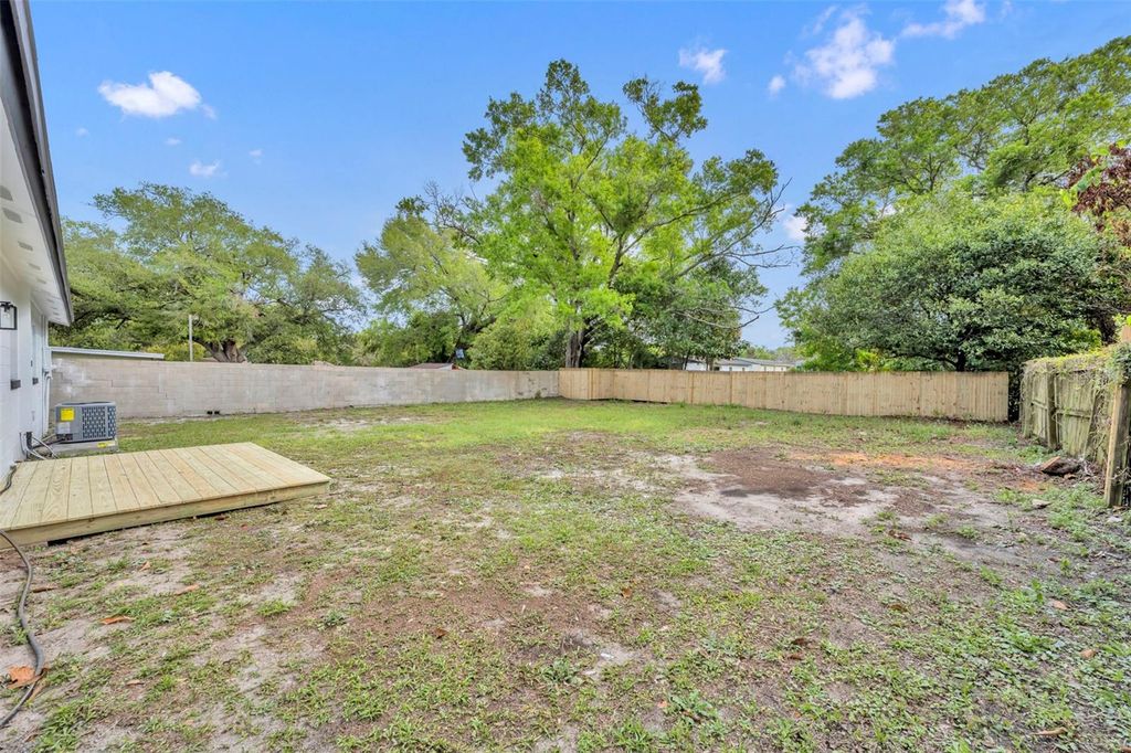 Image 19 of property listing at 2005 HARTWELL AVENUE, Sanford, FL 32771