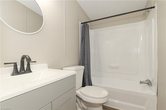 1201 Red Sunset Place, Siler City, NC 27344