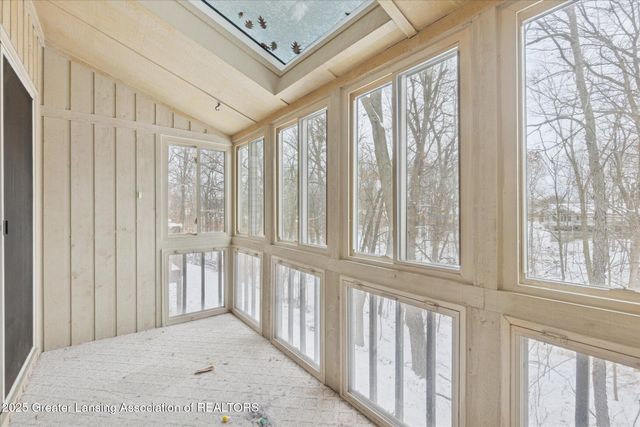 1106 S Ridge Road, Lansing, MI 48917