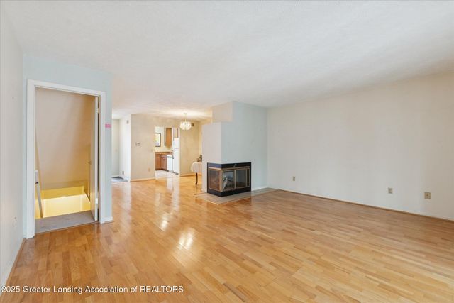 1106 S Ridge Road, Lansing, MI 48917