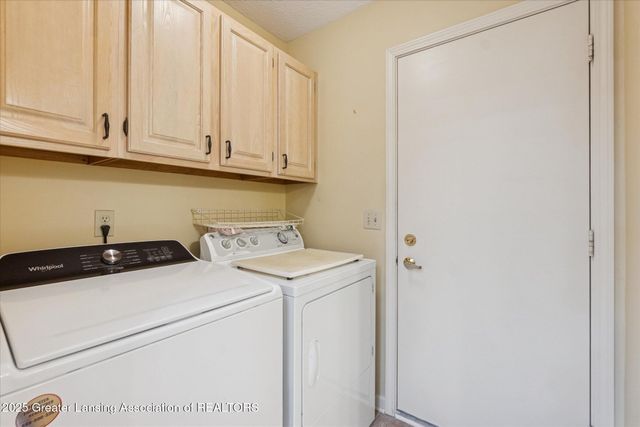 1106 S Ridge Road, Lansing, MI 48917