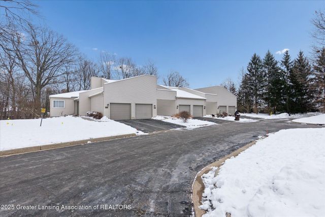 1106 S Ridge Road, Lansing, MI 48917