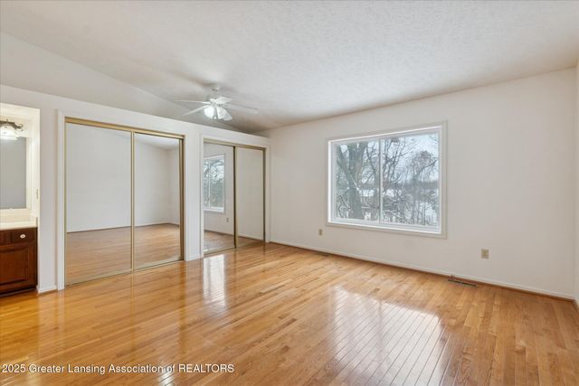 1106 S Ridge Road, Lansing, MI 48917