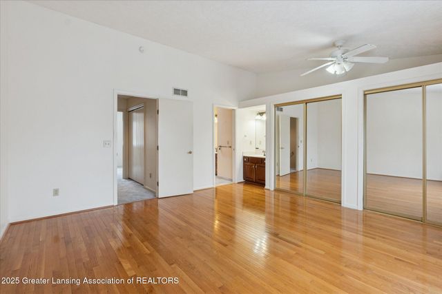 1106 S Ridge Road, Lansing, MI 48917