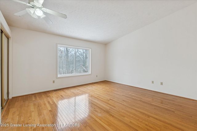 1106 S Ridge Road, Lansing, MI 48917