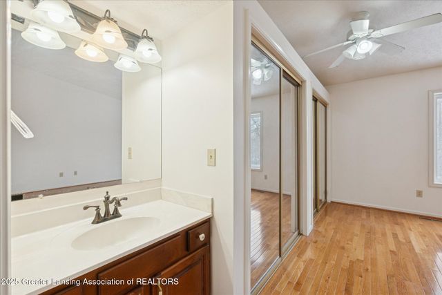 1106 S Ridge Road, Lansing, MI 48917