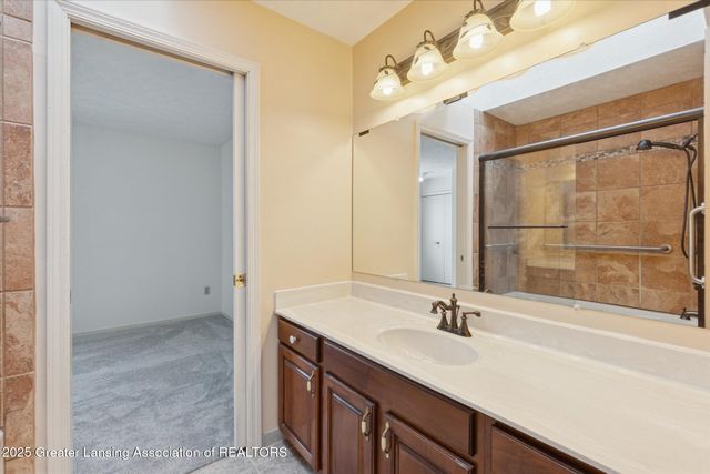 1106 S Ridge Road, Lansing, MI 48917