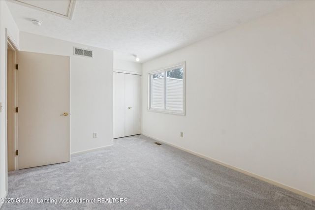 1106 S Ridge Road, Lansing, MI 48917