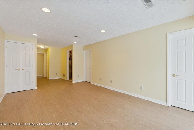 1106 S Ridge Road, Lansing, MI 48917