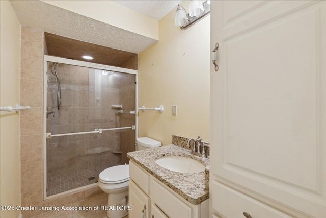 1106 S Ridge Road, Lansing, MI 48917