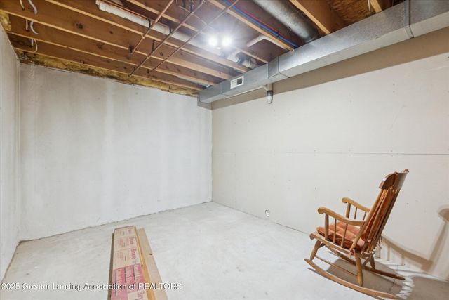 1106 S Ridge Road, Lansing, MI 48917