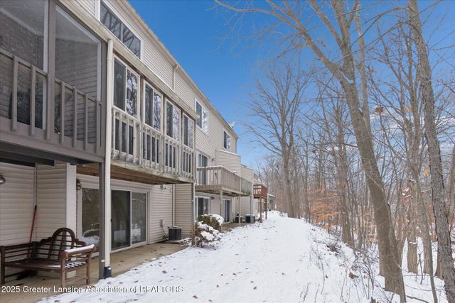 1106 S Ridge Road, Lansing, MI 48917