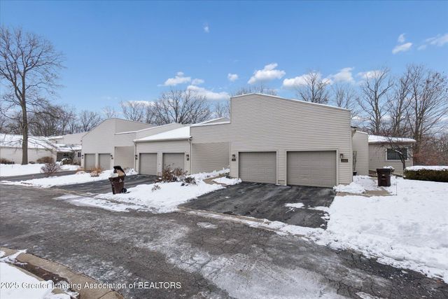 1106 S Ridge Road, Lansing, MI 48917