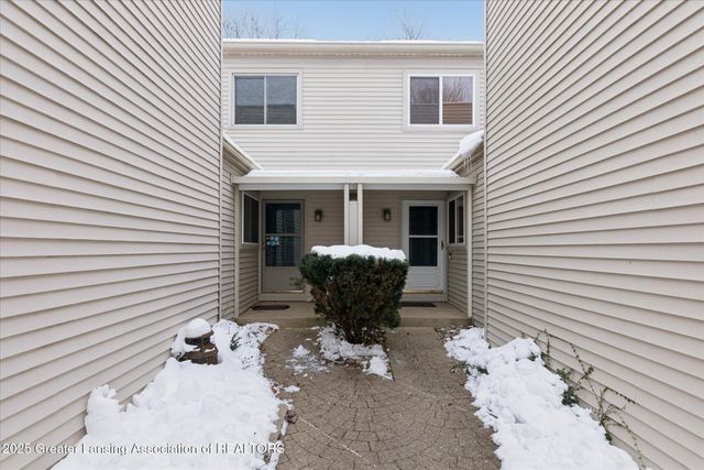 1106 S Ridge Road, Lansing, MI 48917