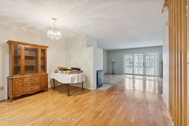 1106 S Ridge Road, Lansing, MI 48917