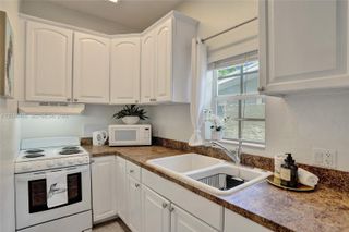 1012 NE 17th Ct 2, Fort Lauderdale, FL 33305