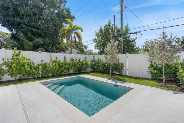 608 SW 16th Ct, Fort Lauderdale, FL 33315