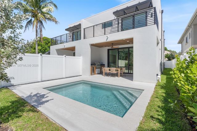 608 SW 16th Ct, Fort Lauderdale, FL 33315