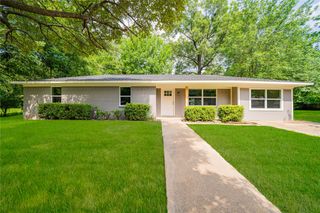 1109 Booker Avenue, Mt Pleasant, TX 75455
