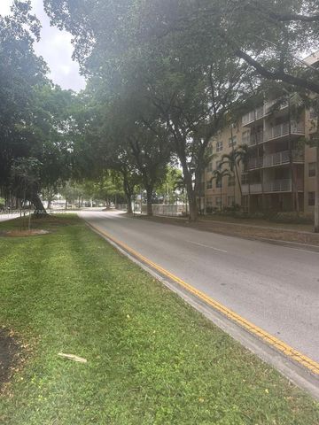 1805 Sans Souci Blvd 233, North Miami, FL 33181