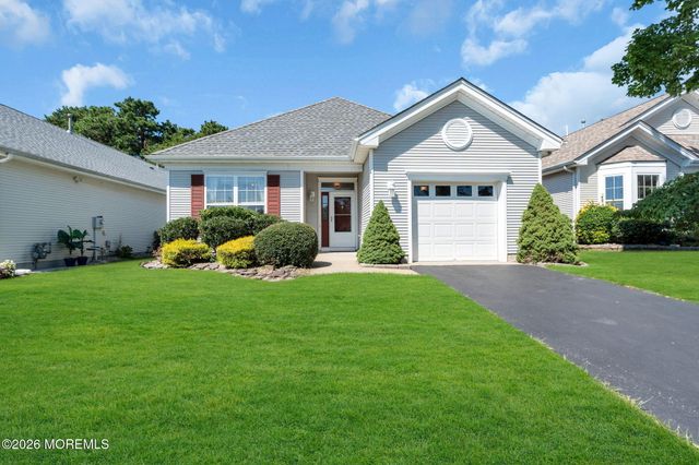 46 Goldensprings Drive, Lakewood, NJ 08701
