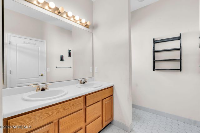 46 Goldensprings Drive, Lakewood, NJ 08701