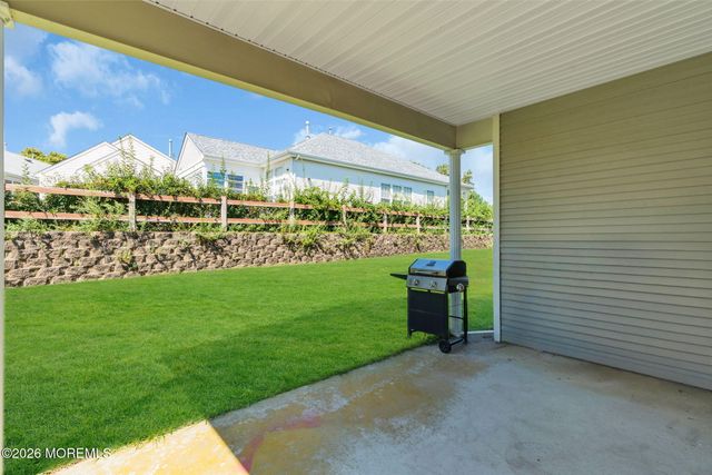 46 Goldensprings Drive, Lakewood, NJ 08701