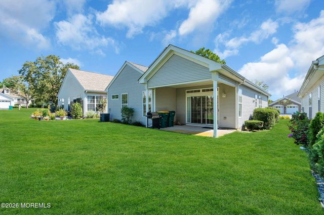46 Goldensprings Drive, Lakewood, NJ 08701